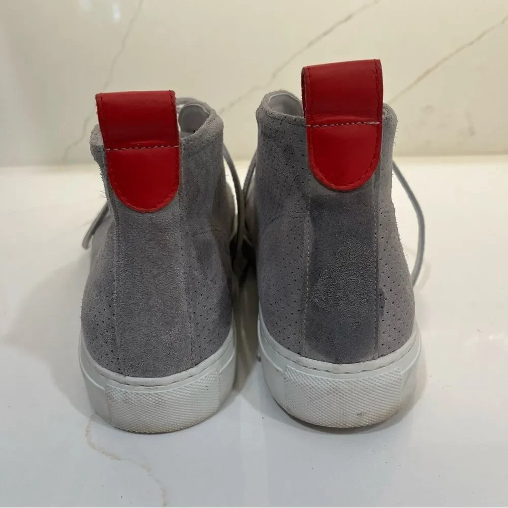 Del Toro Gray and Red Chukka Boots